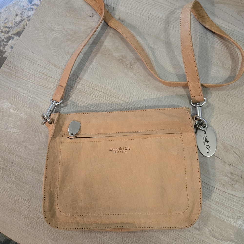 Vintage Kenneth Cole Tan Leather Crossbody Bag